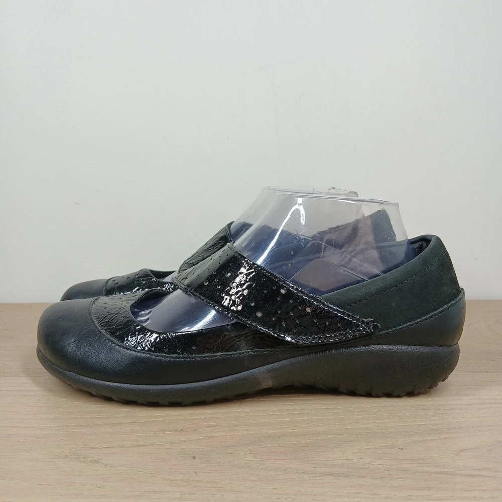 Naot Mary Jane Shoes Women 8 Black Leather Patent Hook Loop Comfort Flat
